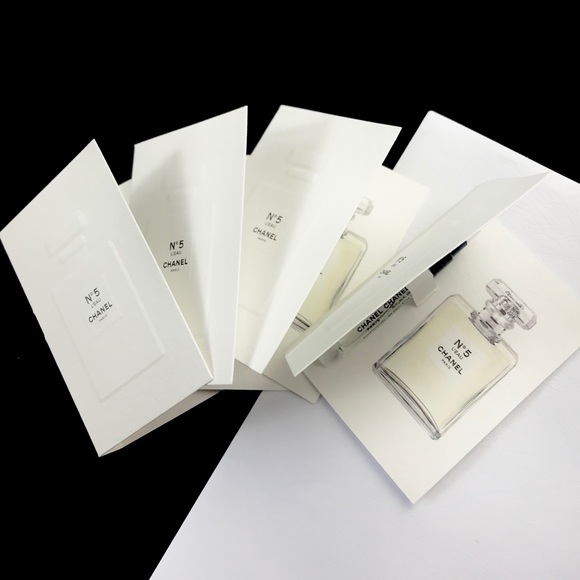CHANEL Other - Chanel N.5 Leau 4 pcs of sample